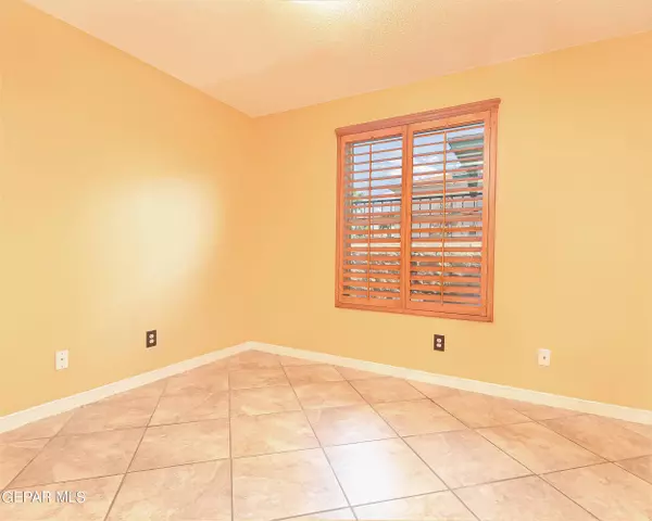 2112 Setting Sun Drive, El Paso, TX 79938