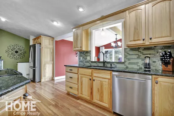 1972 Sun Dr, Owosso, MI 48867