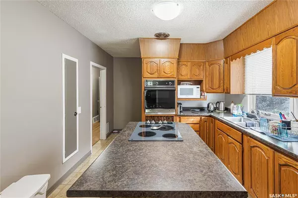 1901 Hanover AVENUE, Saskatoon, SK S7J 1E1