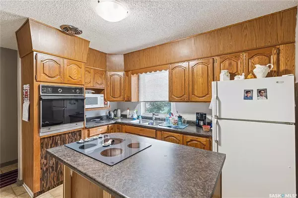 1901 Hanover AVENUE, Saskatoon, SK S7J 1E1