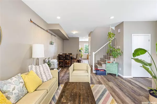 408 D AVENUE S, Saskatoon, SK S7M 1R4