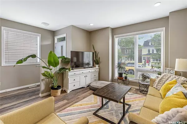 408 D AVENUE S, Saskatoon, SK S7M 1R4