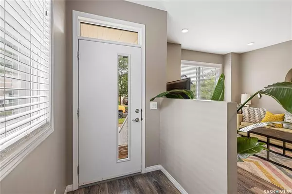 408 D AVENUE S, Saskatoon, SK S7M 1R4