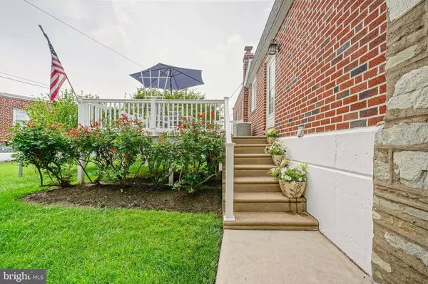 2918 GELENA RD, Philadelphia, PA 19152