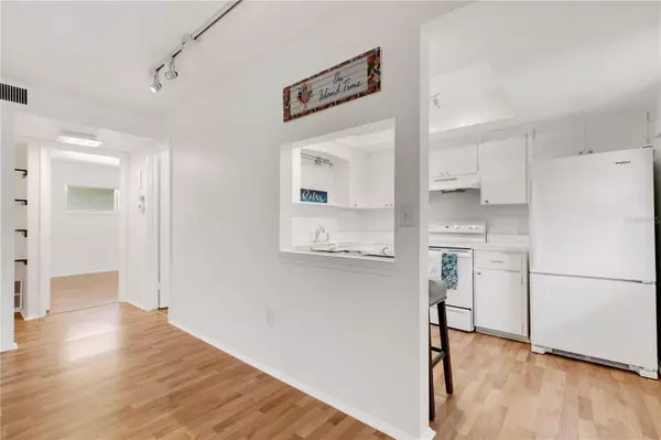 236 HARBOR DR S #205, Venice, FL 34285