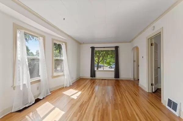 1117 E Carlisle Ave, Spokane, WA 99207