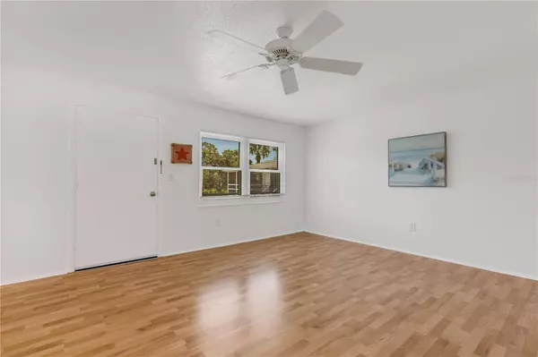 236 HARBOR DR S #205, Venice, FL 34285