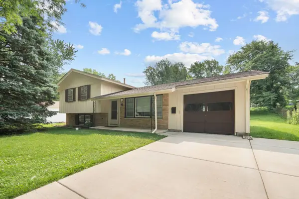 1323 Cabot Lane, Schaumburg, IL 60193