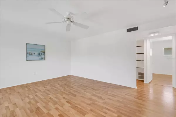 236 HARBOR DR S #205, Venice, FL 34285