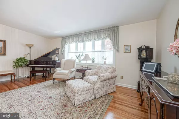 2918 GELENA RD, Philadelphia, PA 19152