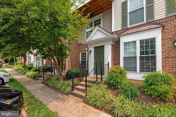 46968 COURTYARD SQ, Sterling, VA 20164