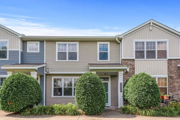 3424 Cherry LN #D, Woodbury, MN 55129