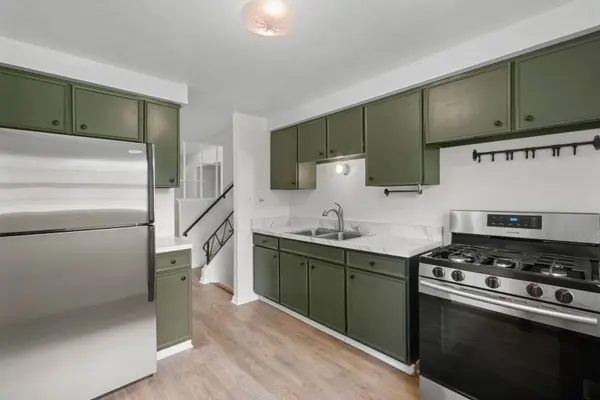 1323 Cabot Lane, Schaumburg, IL 60193