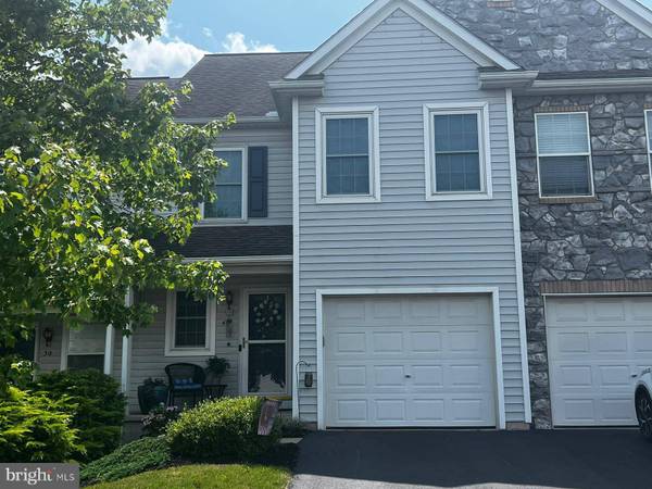 40 LOCUST RUN DR, York, PA 17404