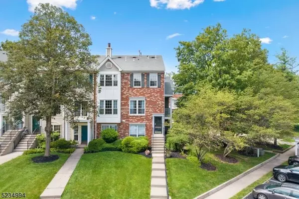 200 Sapphire Ln, Franklin Twp., NJ 08823