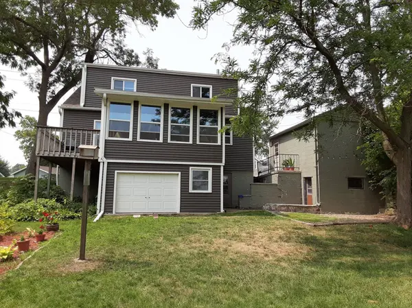 1019 Frank Hall DR, Albert Lea, MN 56007