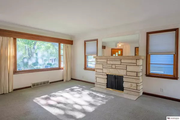 1935 S 37th Street, Omaha, NE 68105