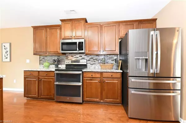 3853 Field Sedge DR, Winston Salem, NC 27107