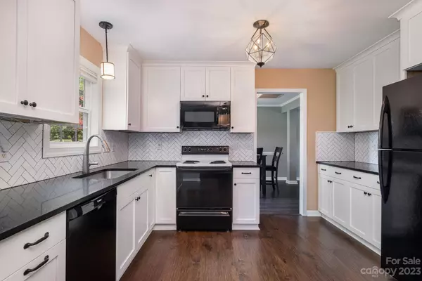 11208 Livingston Mill RD, Charlotte, NC 28273