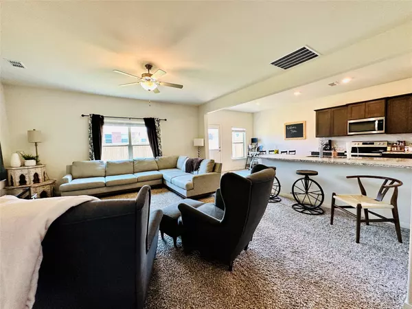 1928 Canterbury Drive, Seagoville, TX 75159