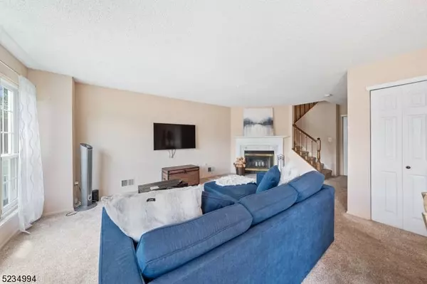 200 Sapphire Ln, Franklin Twp., NJ 08823