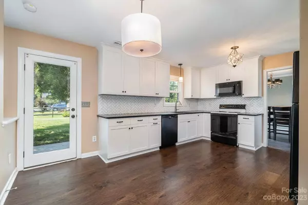 11208 Livingston Mill RD, Charlotte, NC 28273