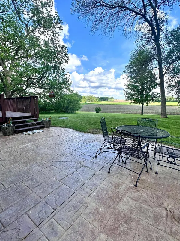 22390 Glynview TRL, Faribault, MN 55021