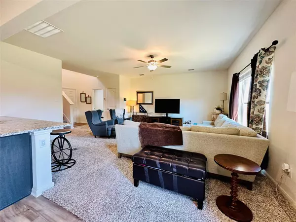 1928 Canterbury Drive, Seagoville, TX 75159