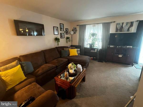 40 LOCUST RUN DR, York, PA 17404