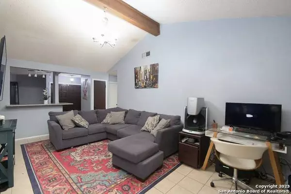 8111 BABE RUTH ST, San Antonio, TX 78240-2902