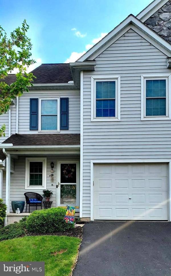 40 LOCUST RUN DR, York, PA 17404