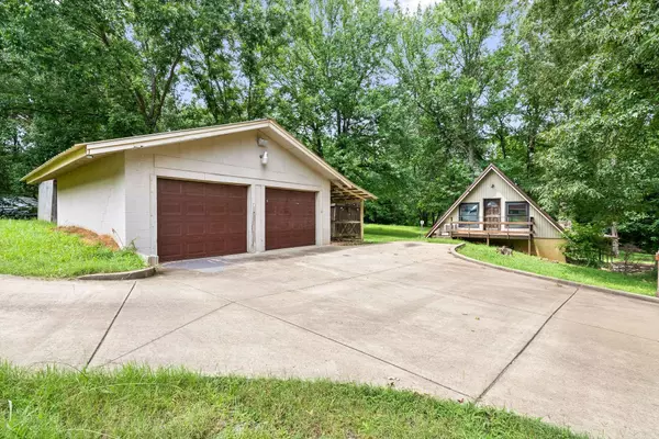 1387 West Rd, Clarksville, TN 37040