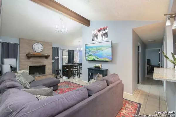 8111 BABE RUTH ST, San Antonio, TX 78240-2902