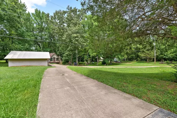 1387 West Rd, Clarksville, TN 37040