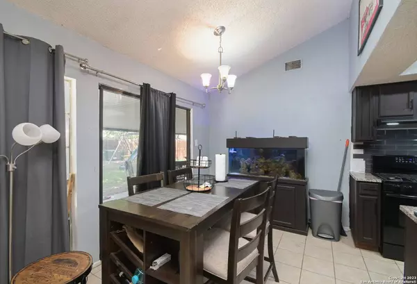 8111 BABE RUTH ST, San Antonio, TX 78240-2902