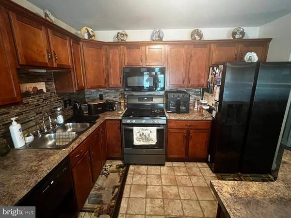 40 LOCUST RUN DR, York, PA 17404