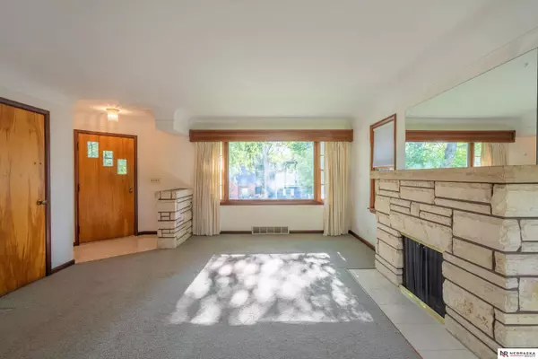 1935 S 37th Street, Omaha, NE 68105