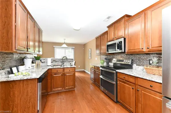 3853 Field Sedge DR, Winston Salem, NC 27107