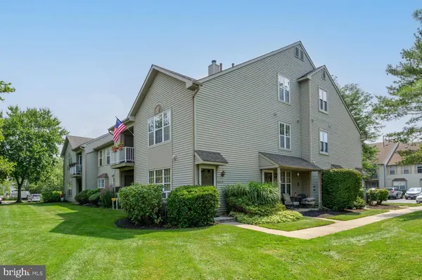 4204-B BURRY PORT WAY, Mount Laurel, NJ 08054