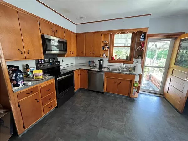 560 Lake Lynn Road, Lake Lynn, PA 15451