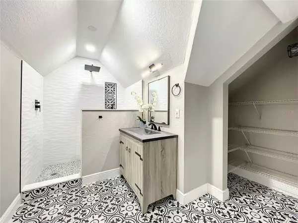 413 EUCLID AVE, Seffner, FL 33584