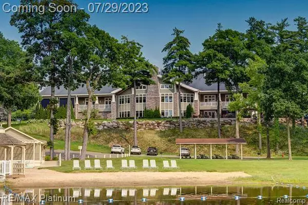 4455 Quebec Lane, Brighton, MI 48116