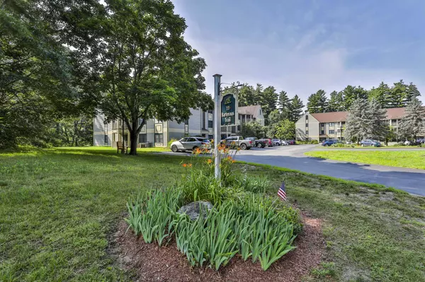 11 Bartemus TRL #305, Nashua, NH 03064