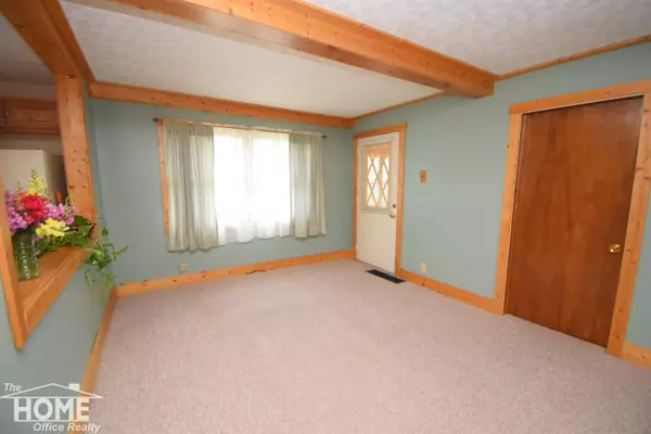 1104 Palmer Ave, Owosso, MI 48867