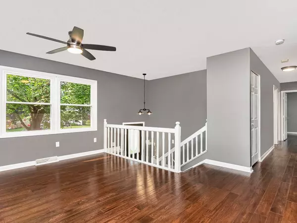 513 W WASHINGTON Street, Yorkville, IL 60560