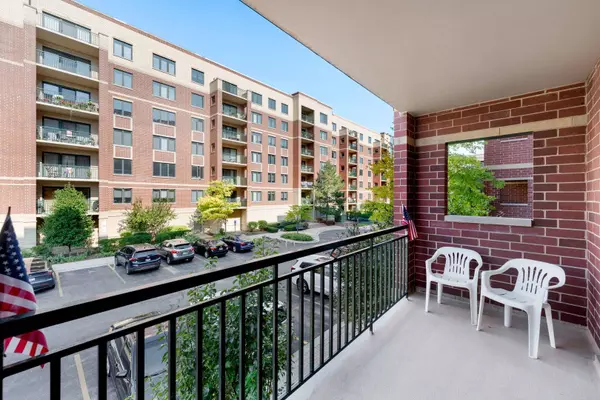 20 S Main Street #3-210, Mount Prospect, IL 60056