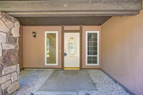 6841 Greenhaven DR, Sacramento, CA 95831