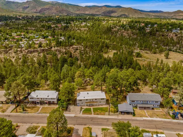 3016 Orange, Los Alamos, NM 87544