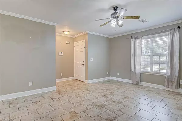 331 Hickory LN, High Point, NC 27265