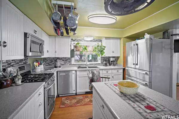 712 RAYGENE WAY, North Salt Lake, UT 84054